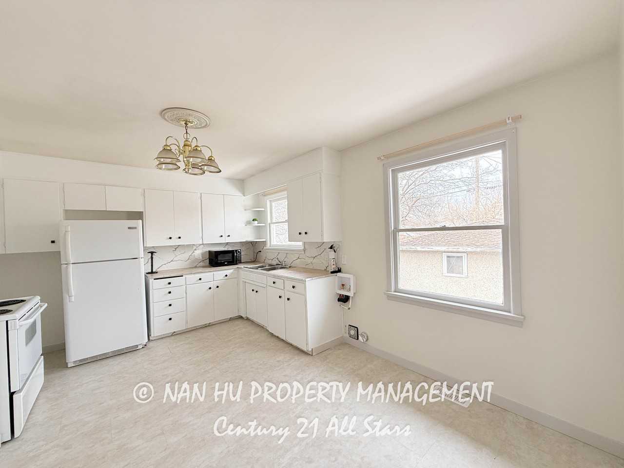 7912 82 Avenue Northwest - Photo 7 of 30