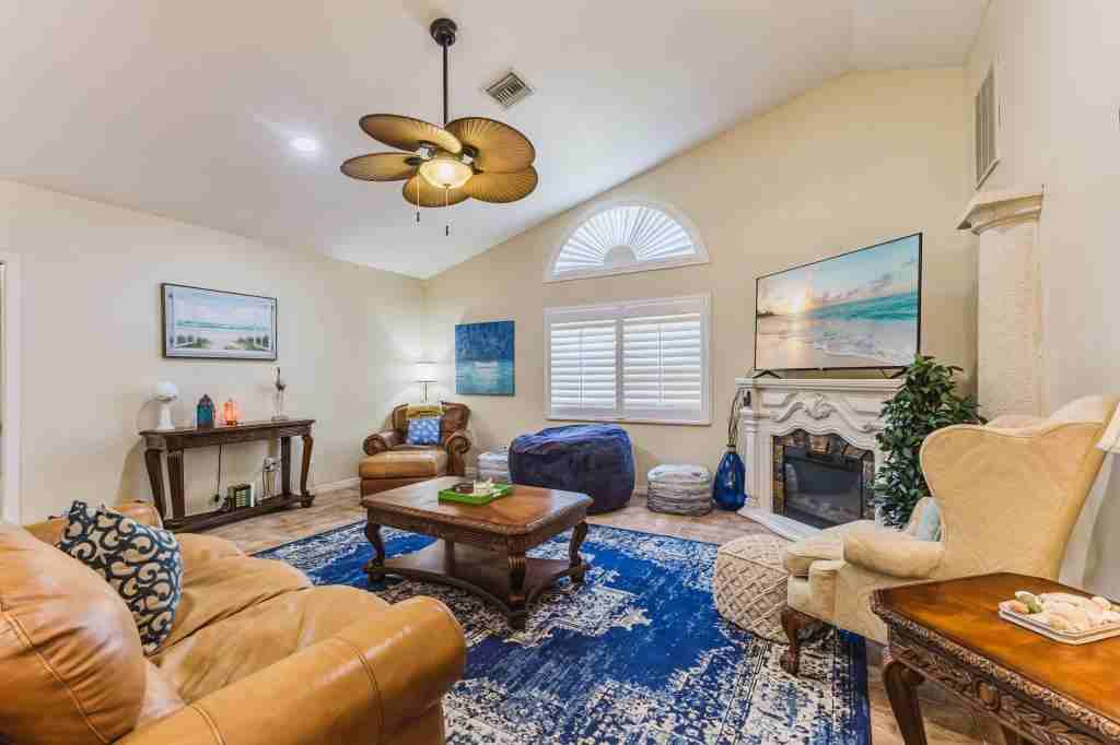 2310 Sw 53rd St - Photo 4 of 43