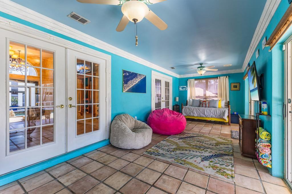 2310 Sw 53rd St - Photo 5 of 43