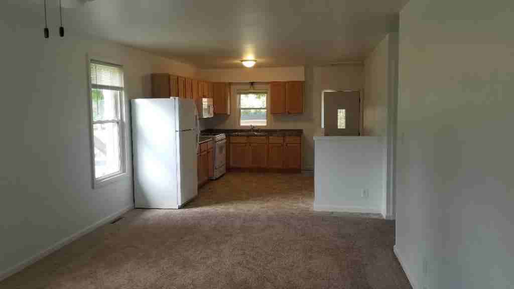 348 Sutherland Ave - Photo 2 of 17