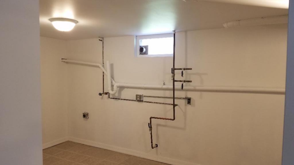 348 Sutherland Ave - Photo 7 of 17