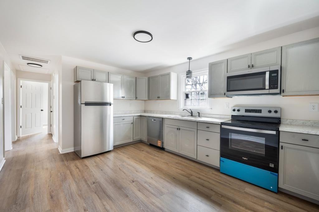 240 Wildwood Acres Madison Heights, VA 24572 - Photo 6 of 11