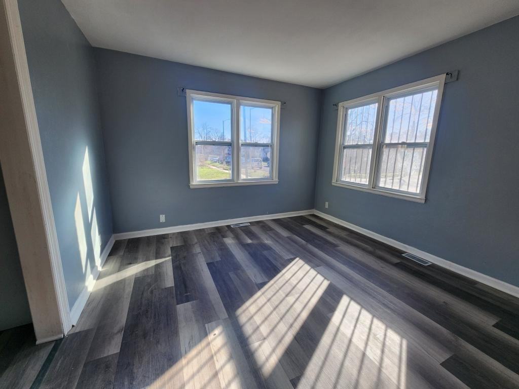 1595 Ellsworth St - Photo 4 of 4