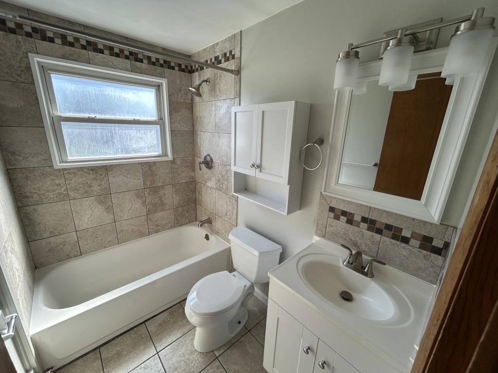 205 Argus Dr - Photo 3 of 5