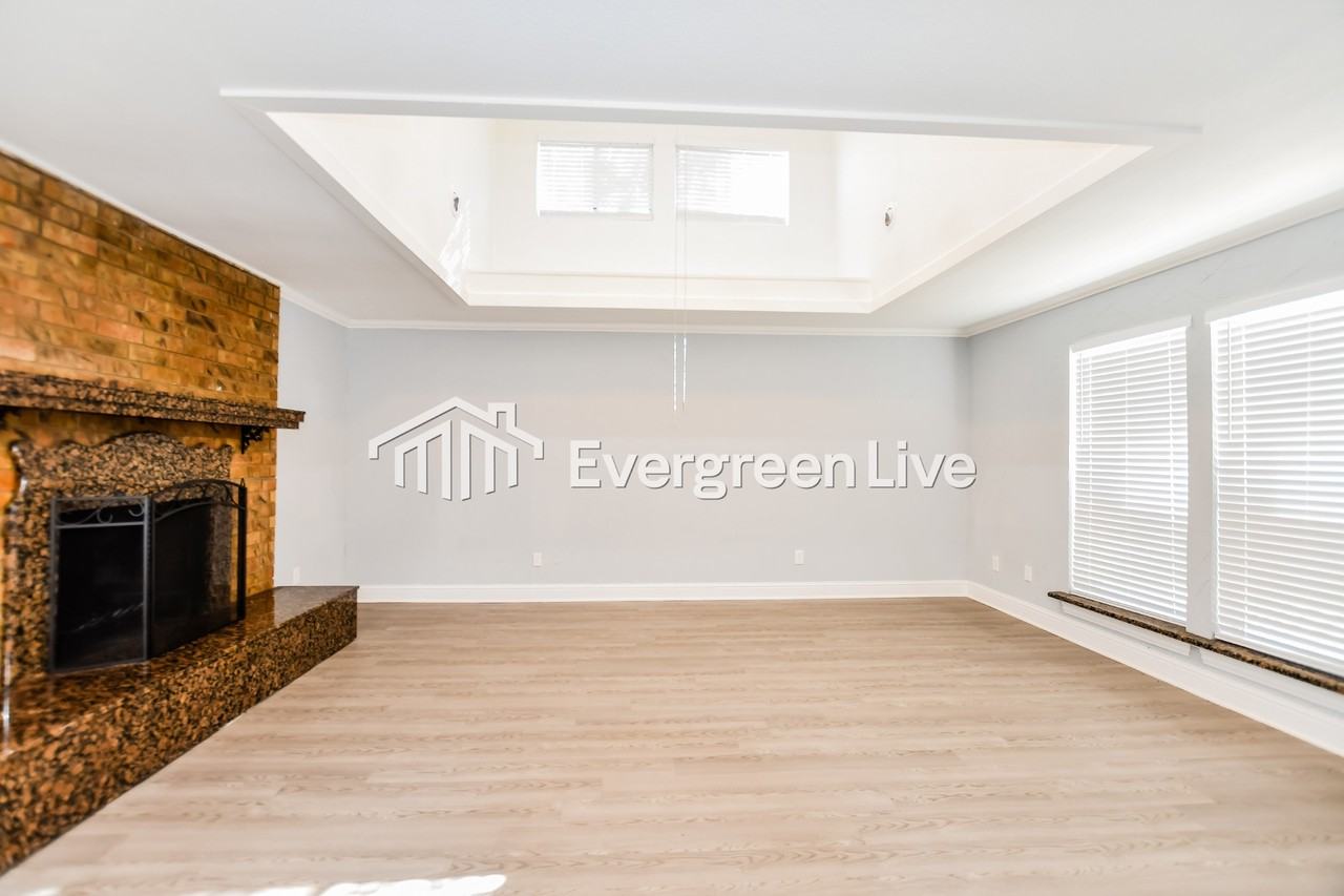 549 San Carlos Dr - Photo 3 of 20