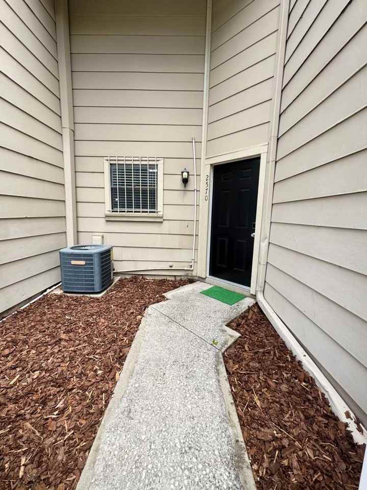 2570 W Bird St - Photo 3 of 20