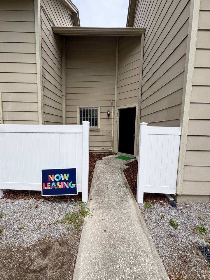 2570 W Bird St - Photo 4 of 20