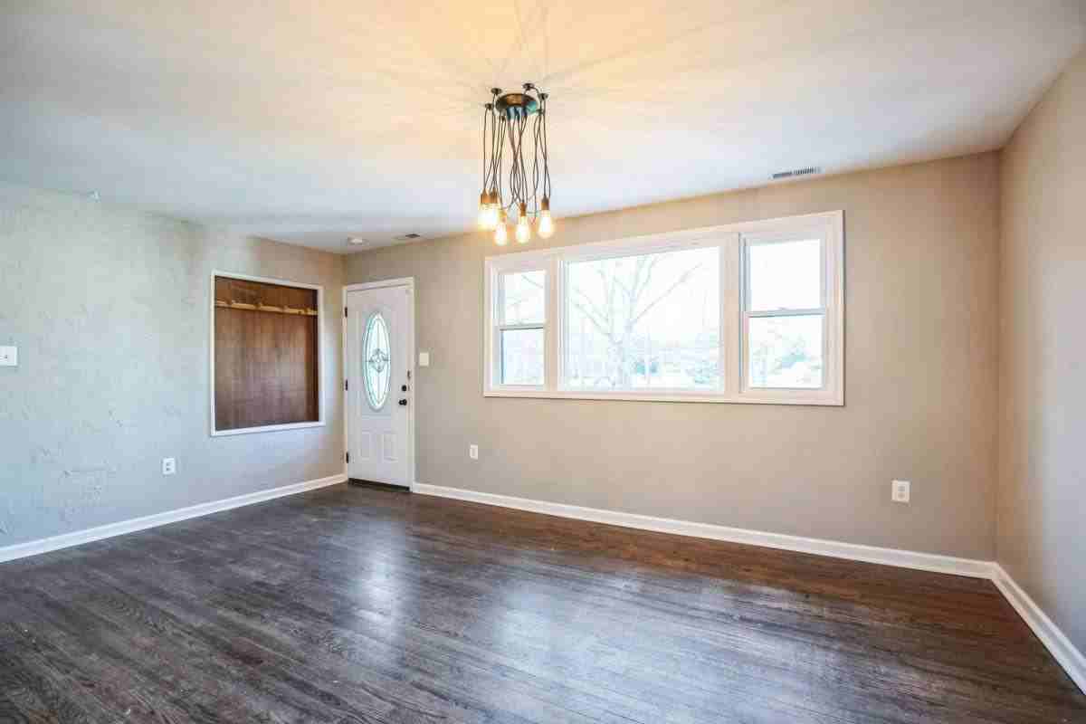 8570 Penns Hill Rd - Photo 3 of 10