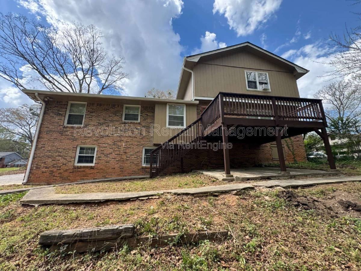 440 Ohern Ct - Photo 3 of 10