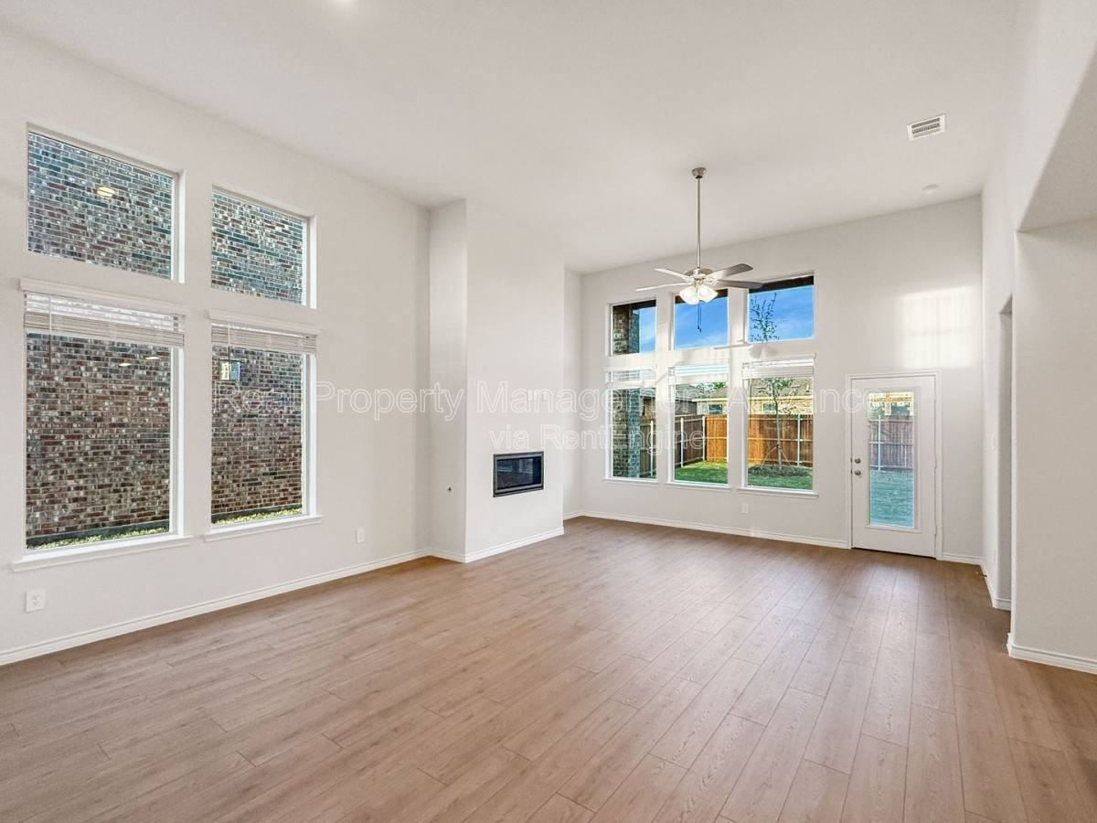 2021 Ozark Hills Lane - Photo 4 of 10