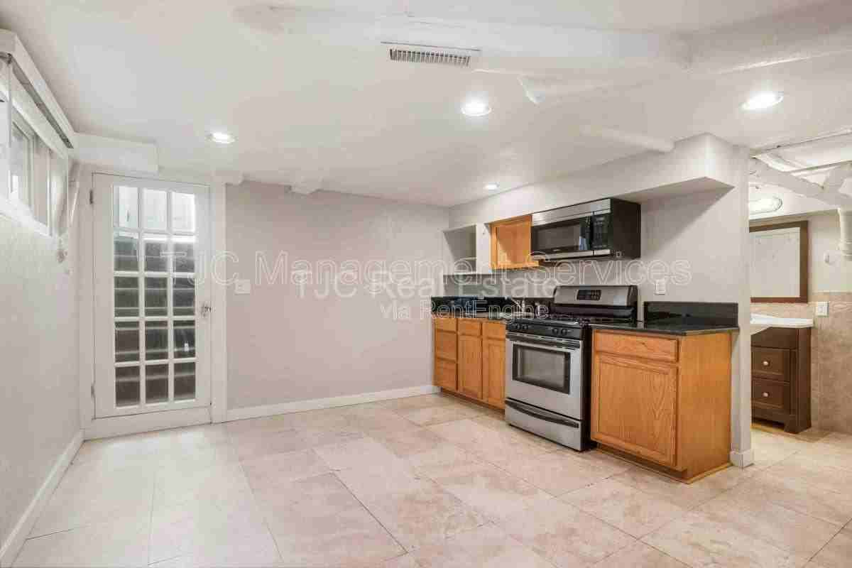 1223 N Lafayette St #7 - Photo 2 of 10