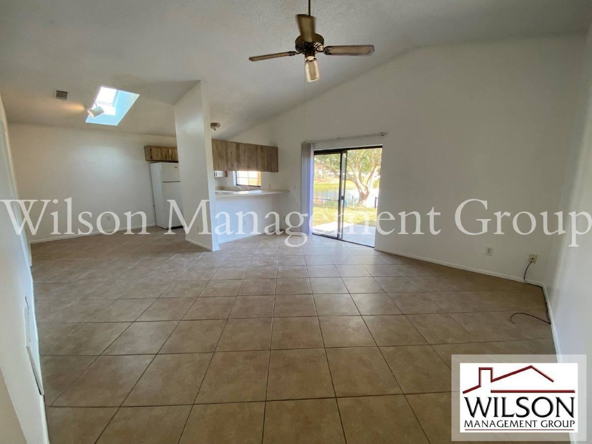 1441 Bridlebrook Dr - Photo 2 of 10