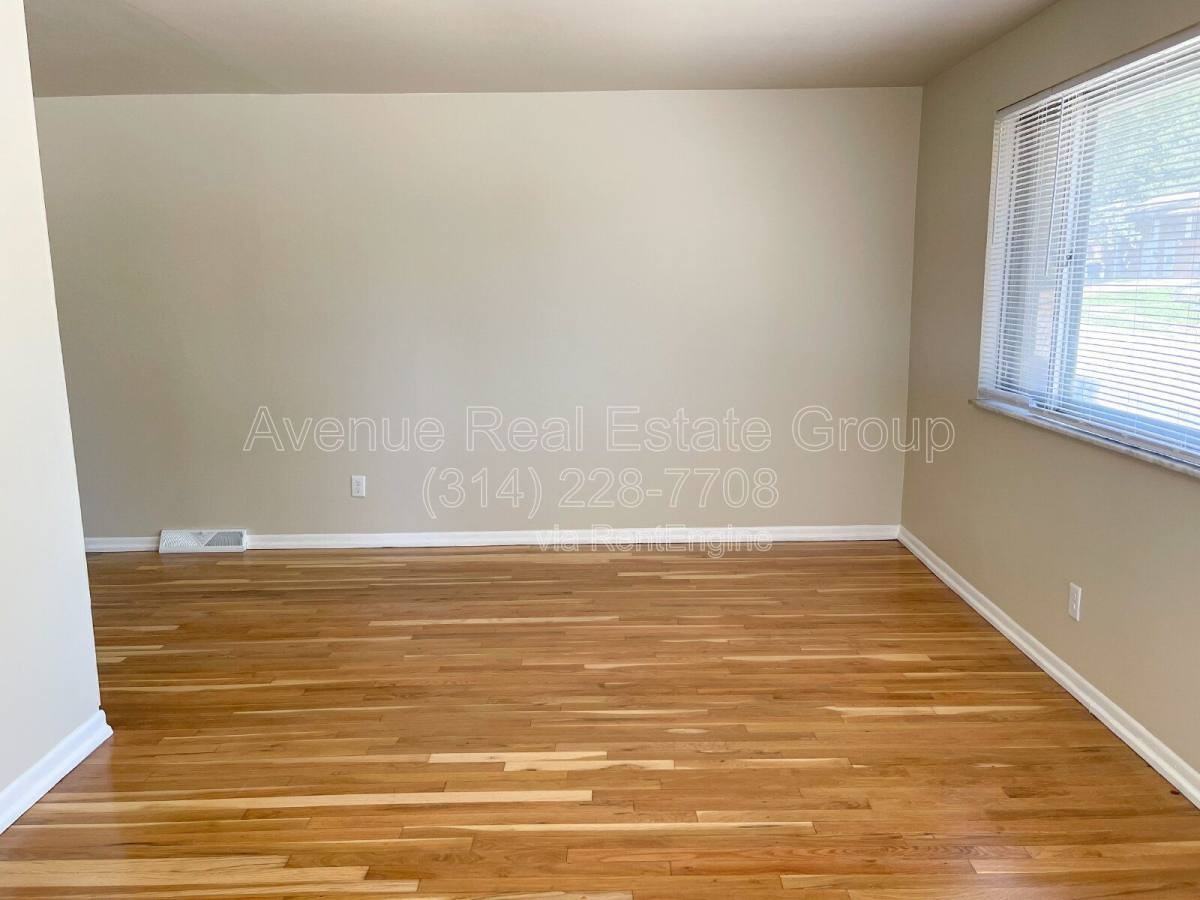 4081 Esseldale Dr - Photo 2 of 10