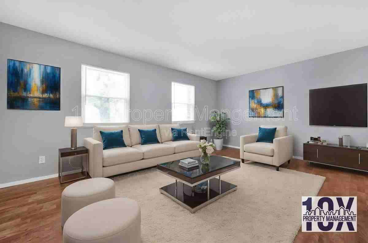 3071 Rotunda Ct S - Photo 6 of 10