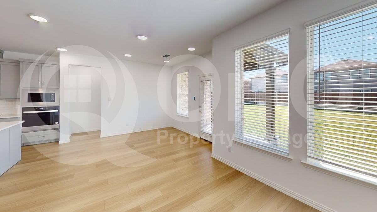 2008 Washington St - Photo 6 of 10