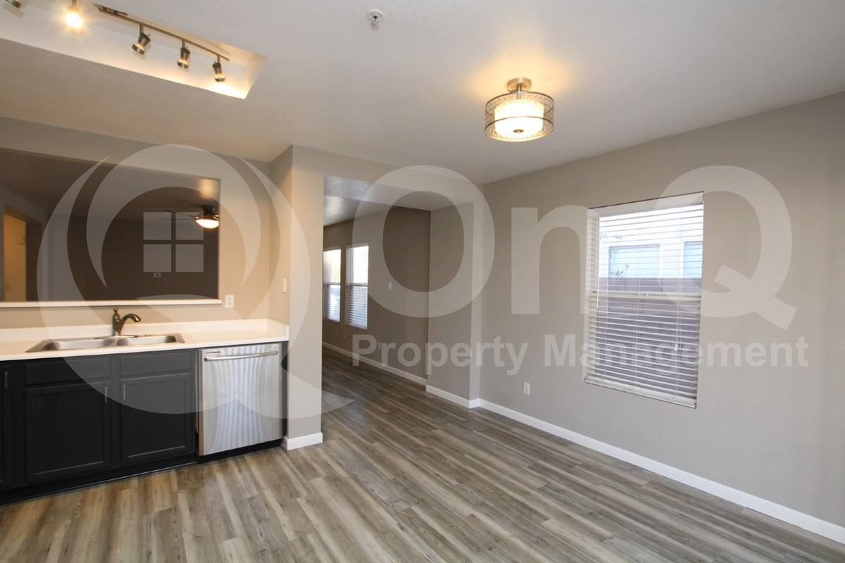 8946 E Yucca St - Photo 3 of 10