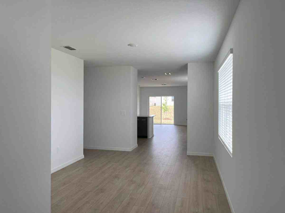 3304 White Indigo Rd - Photo 3 of 10