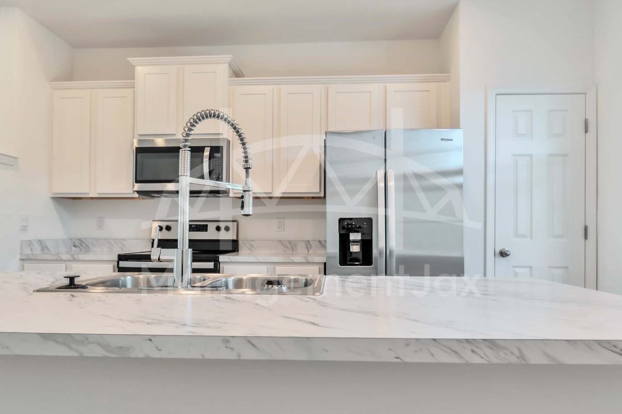 8373 Zenith Cir #1 - Photo 3 of 17