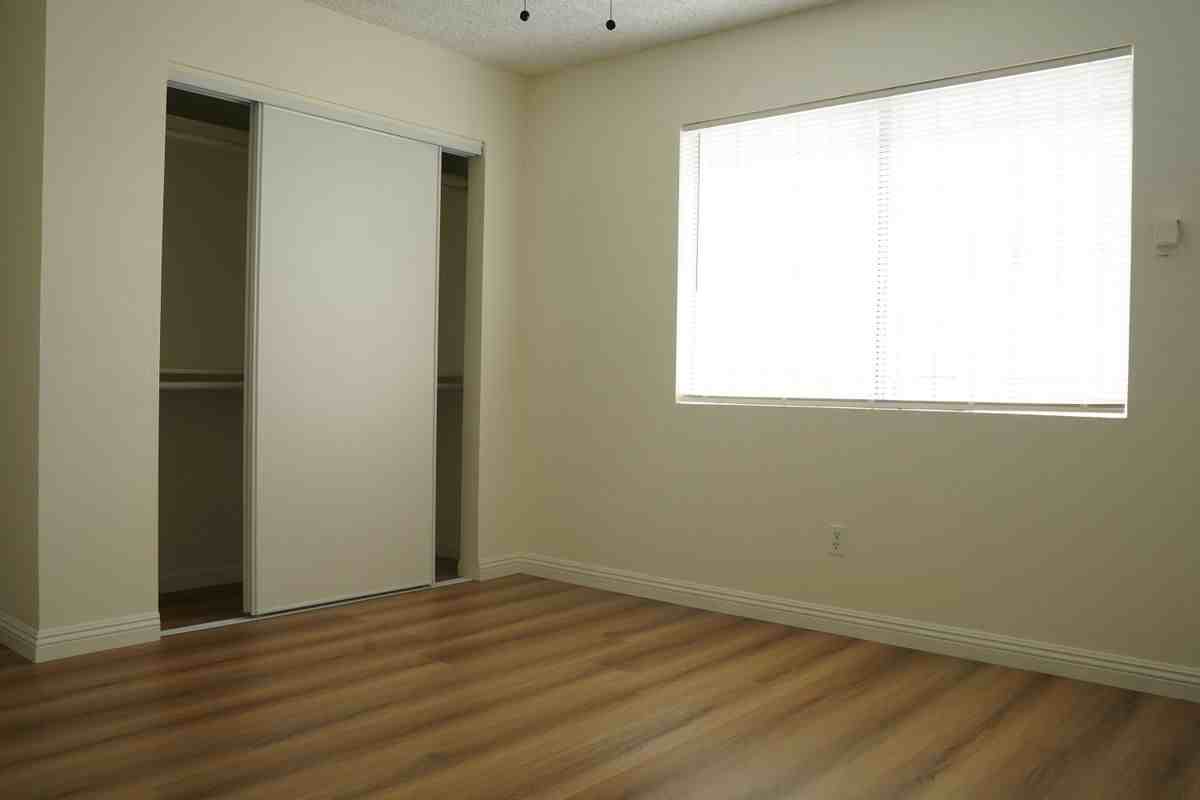 12149 Alondra Blvd - Photo 5 of 24