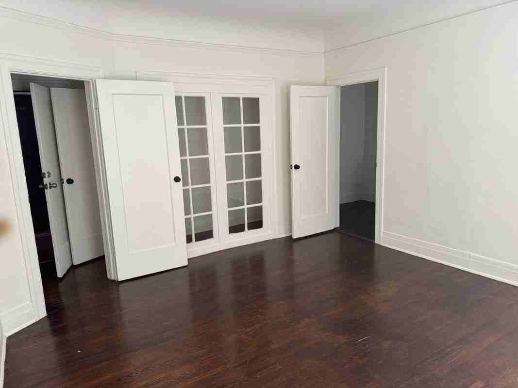 245 S Berendo St ##103 - Photo 3 of 7