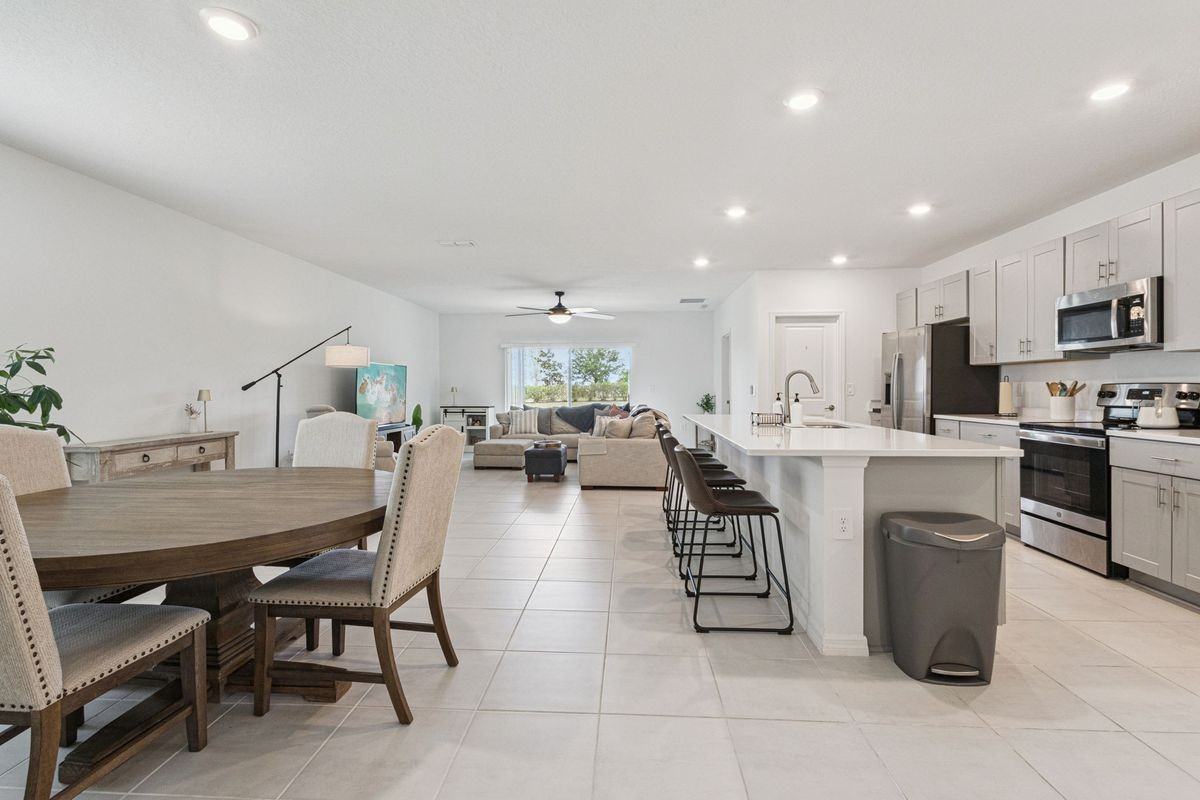 1099 Calico Pointe Cir - Photo 2 of 38