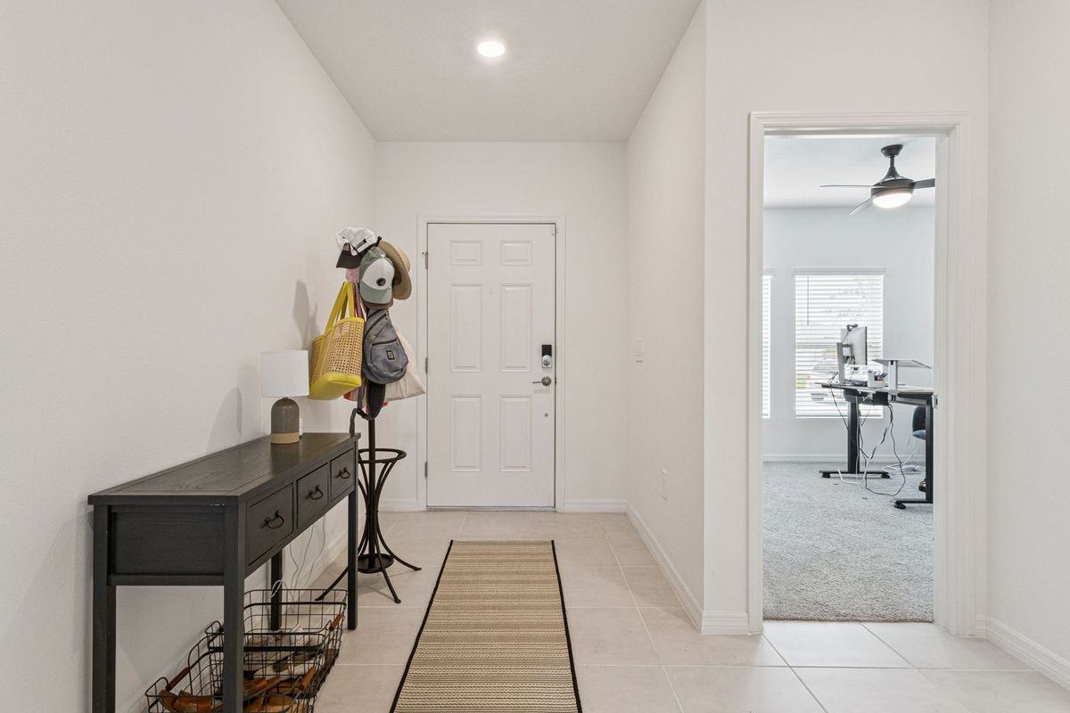 1099 Calico Pointe Cir - Photo 4 of 38