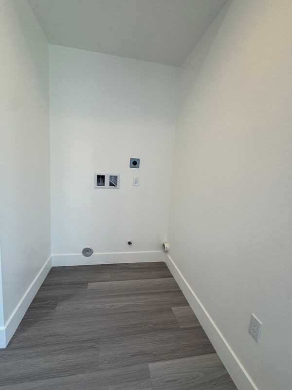 7875 Glencoe Dr ##101 - Photo 2 of 16