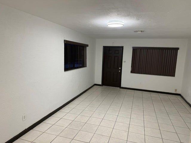 429 Nw 15th Ave - Photo 3 of 11