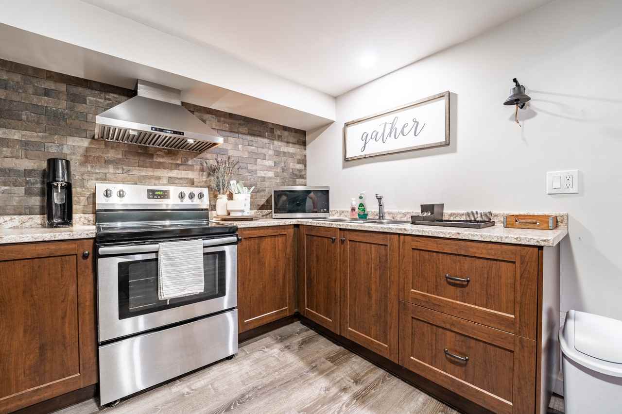 845 Trojan Avenue - Photo 7 of 17