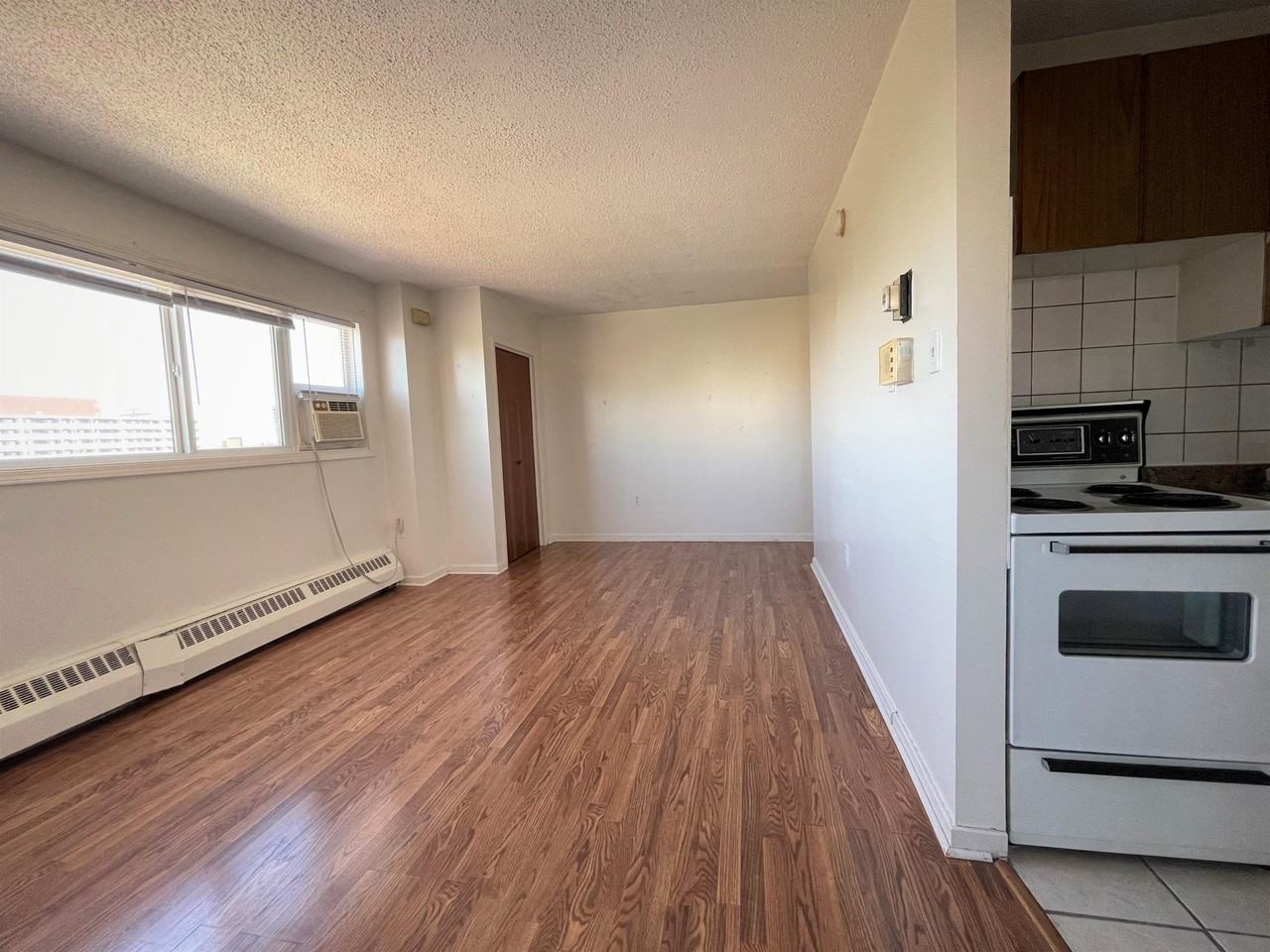 Graceland - Photo 4 of 24