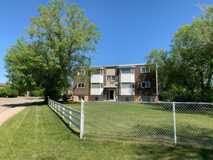 1 Bedroom Pet Friendly Apartments at Bridgeview!! - Photo 1 of 1