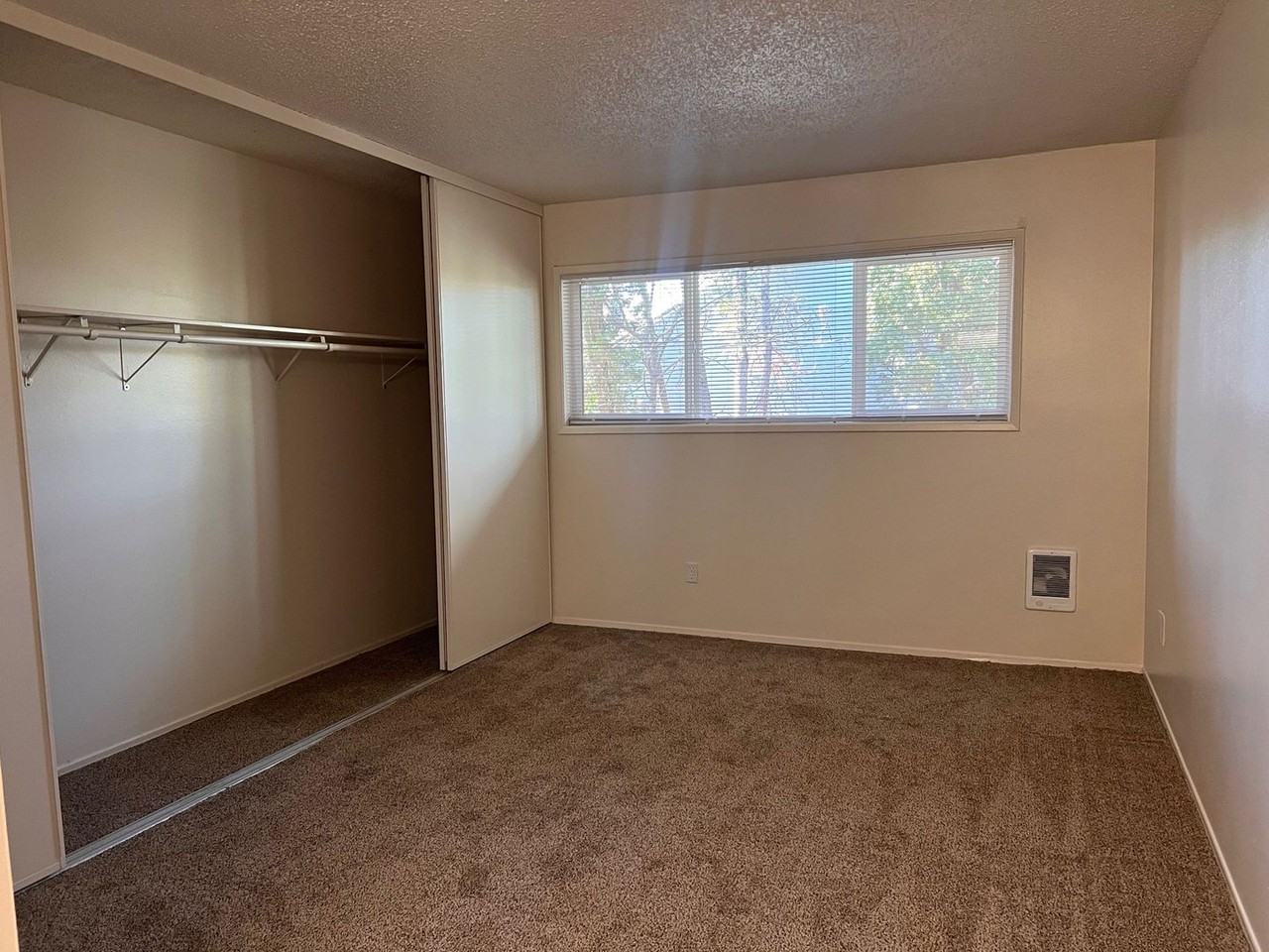 King Manor in Milwaukie - Photo 6 of 14