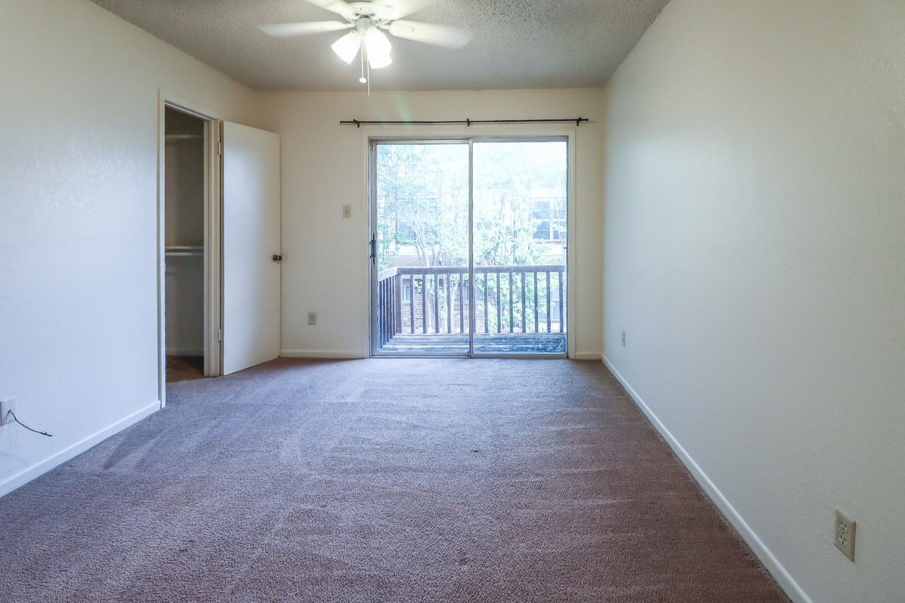 1105 - Photo 2 of 20