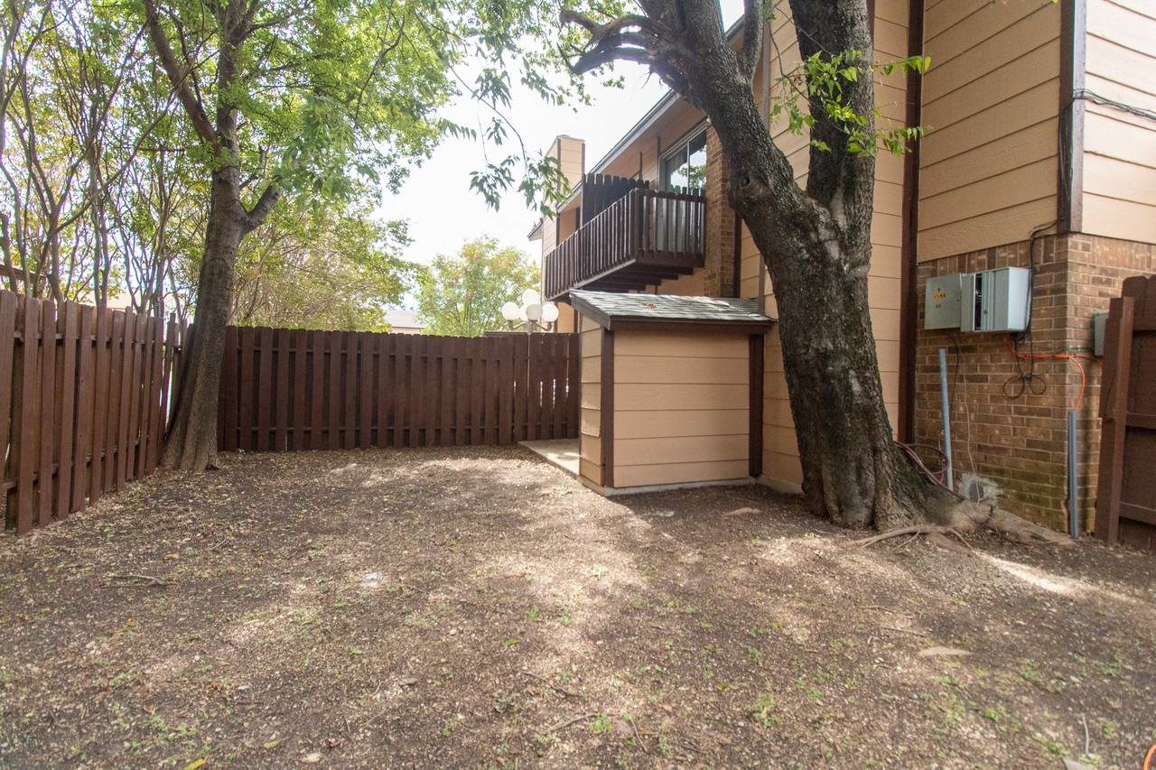 1105 - Photo 6 of 20