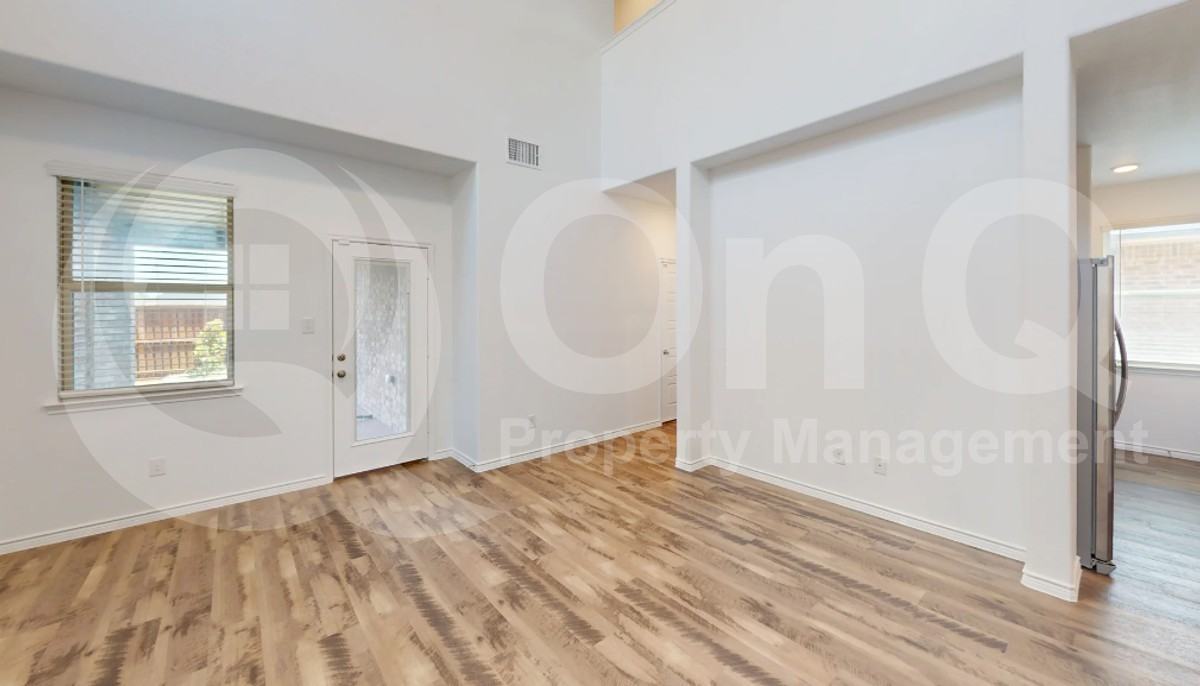 2141 Miramar Dr - Photo 6 of 23