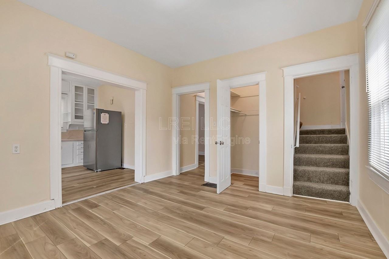 1458 Beech St - Photo 6 of 18