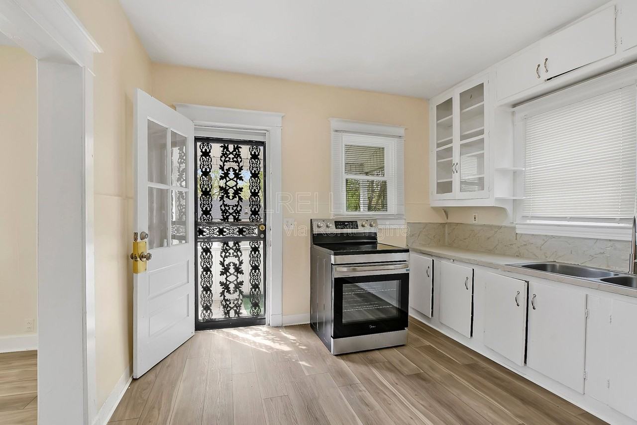 1458 Beech St - Photo 7 of 18