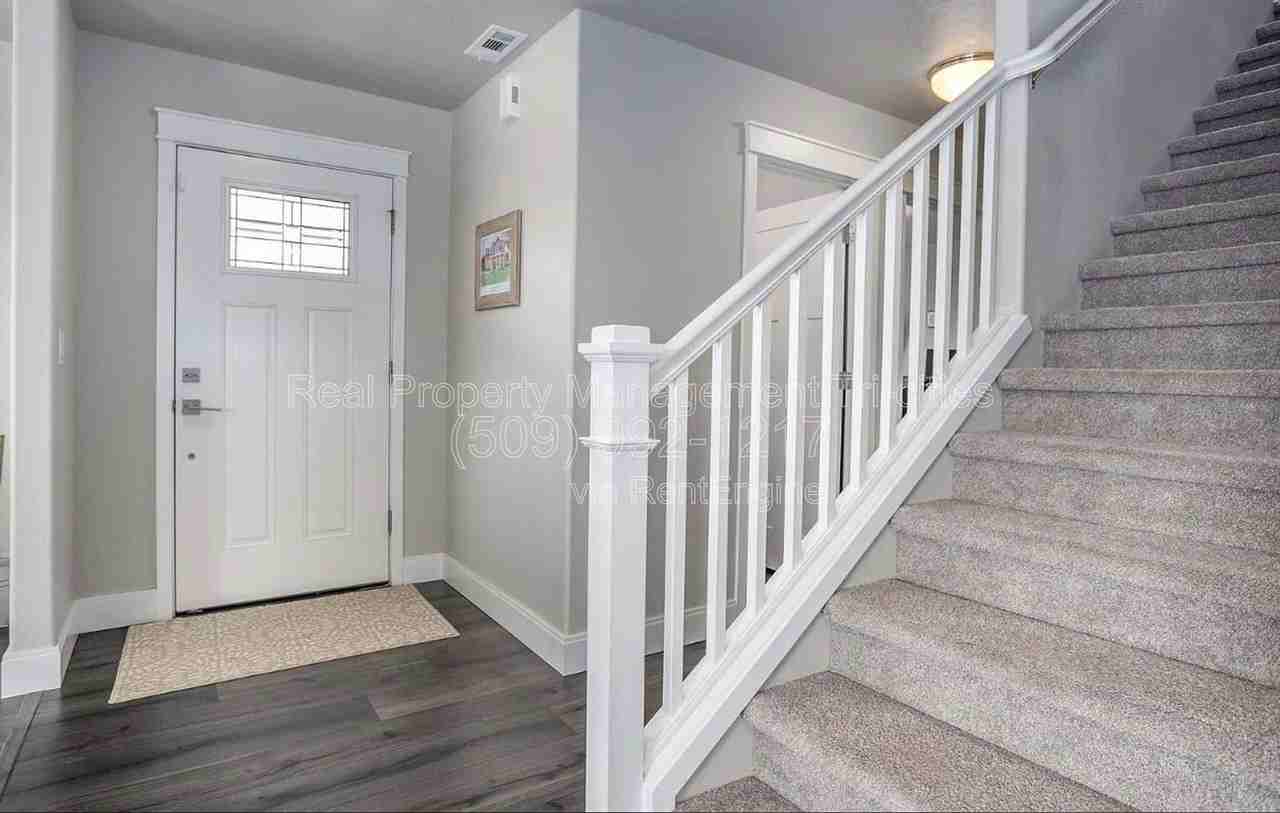 4646 Corvina St - Photo 3 of 24