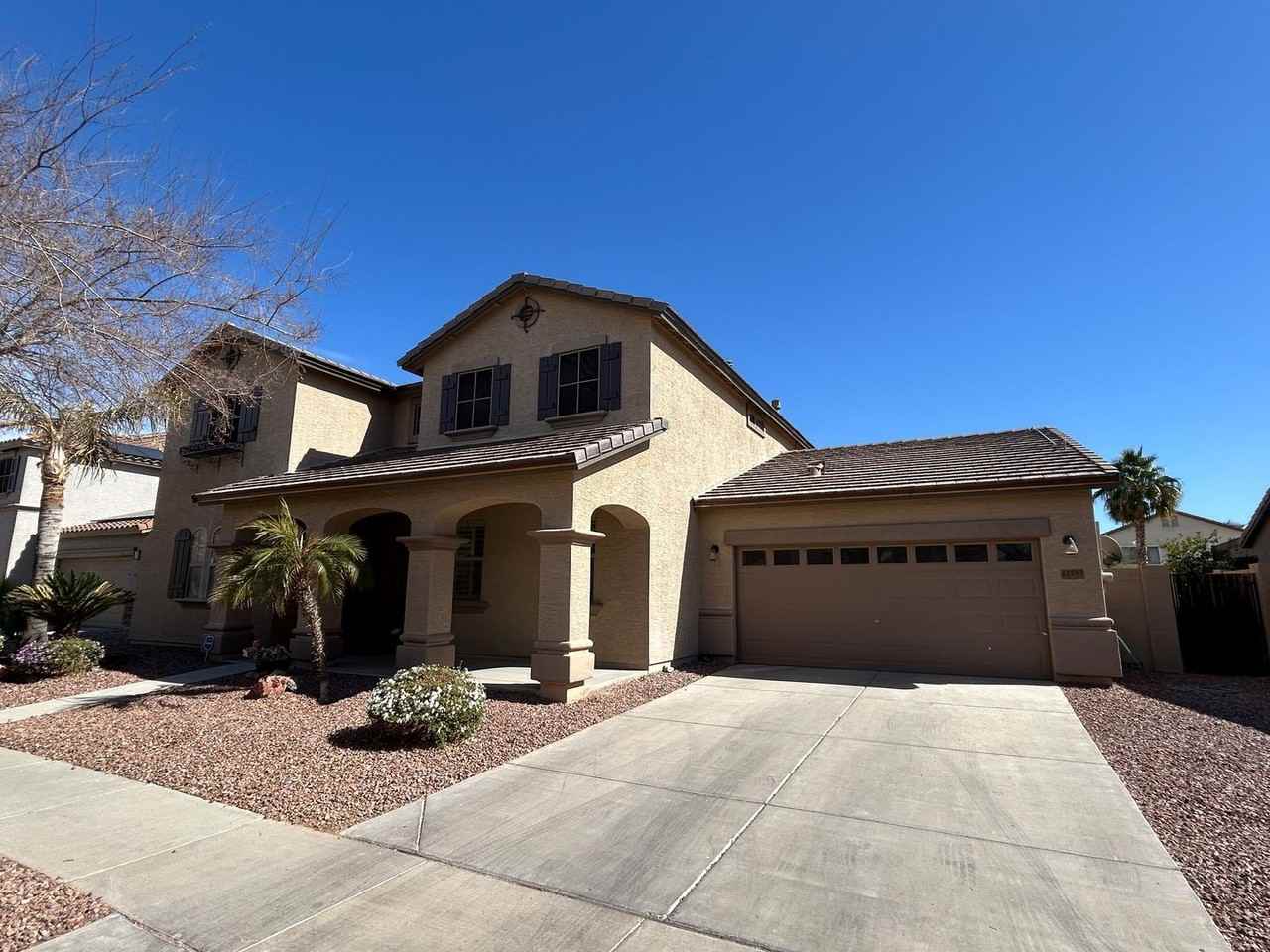 11783 N 143rd Ave - Photo 3 of 32