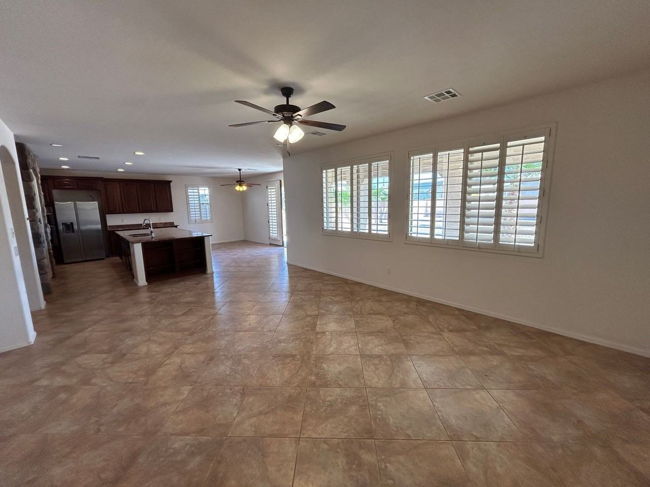 11783 N 143rd Ave - Photo 7 of 32