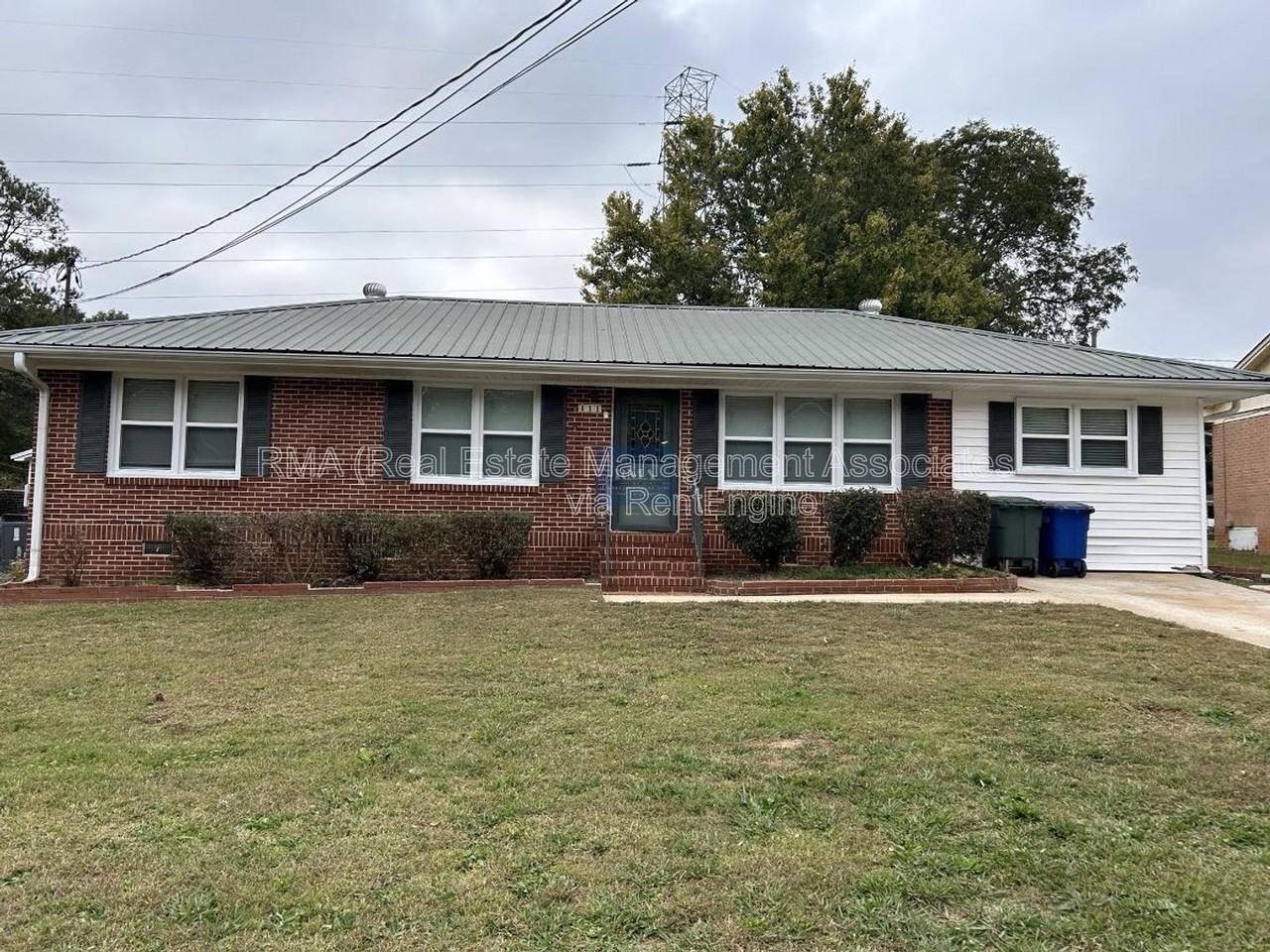 411 Dora St - Photo 2 of 8