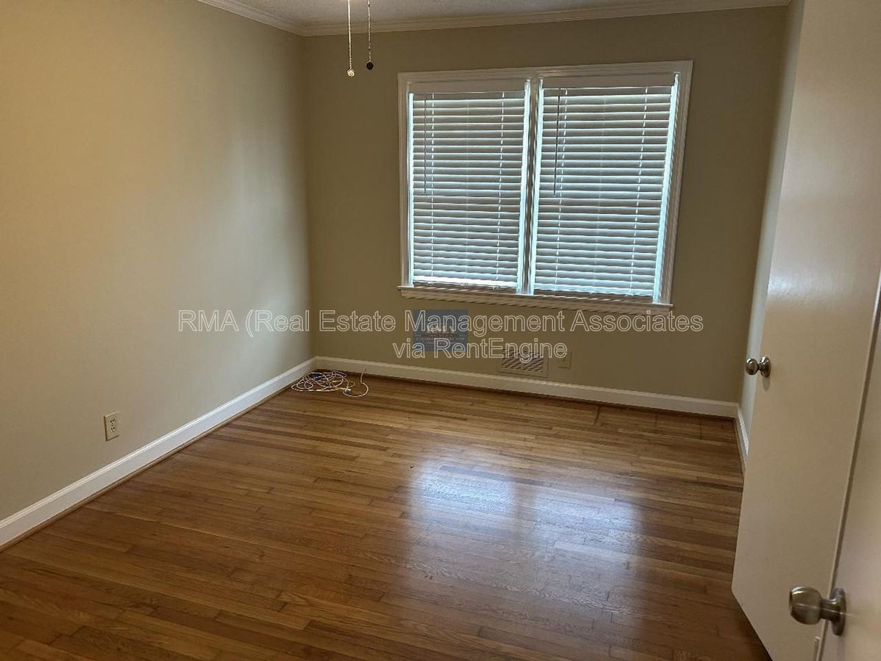 411 Dora St - Photo 6 of 8