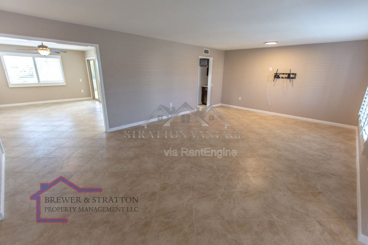 18414 N 129th Ave - Photo 7 of 48