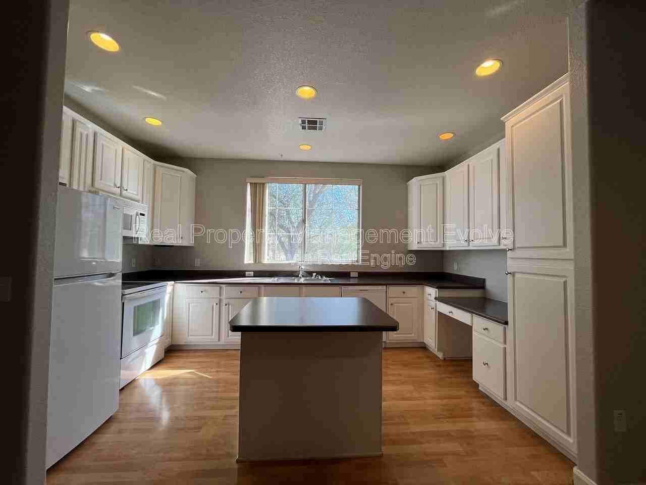 4455 E Paradise Village Pkwy S #1021 - Photo 5 of 19