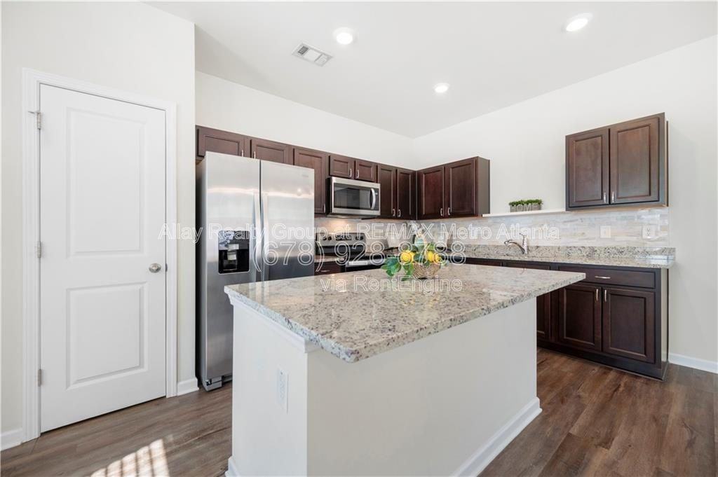 6448 Mountain Home Way Se - Photo 5 of 39