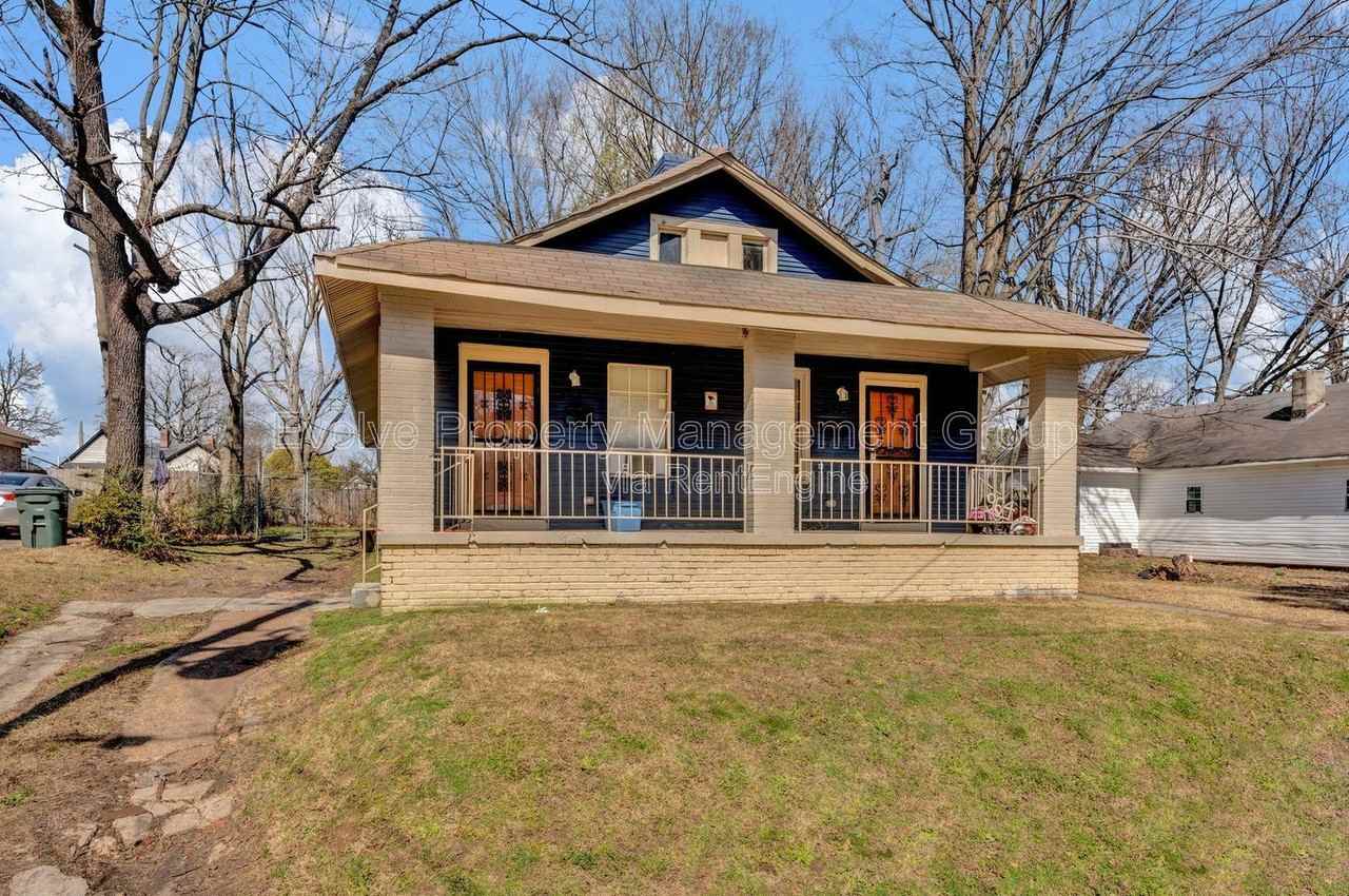 964 Joseph Pl - Photo 2 of 15