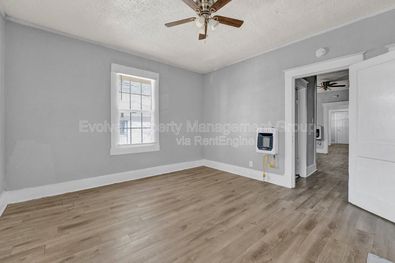 964 Joseph Pl - Photo 5 of 15