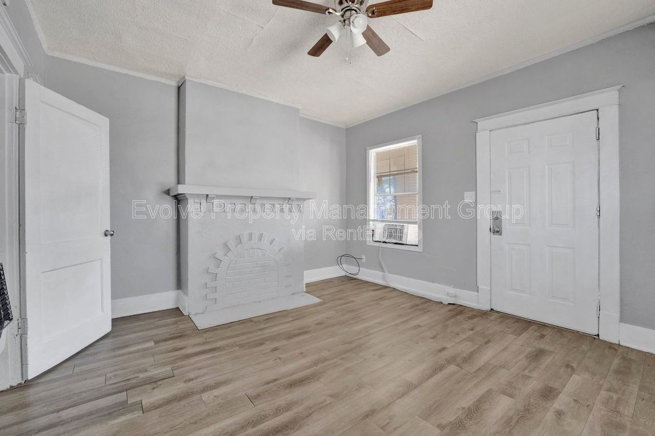 964 Joseph Pl - Photo 6 of 15