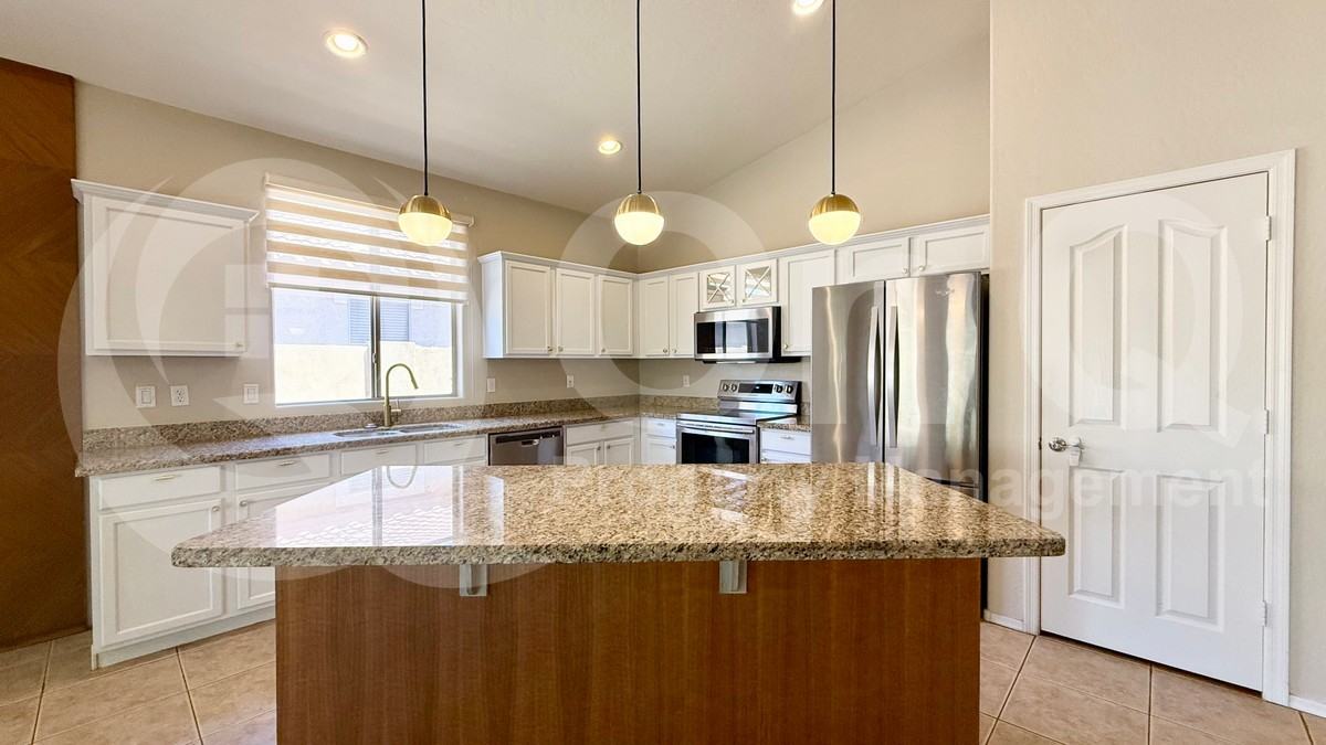 4250 E Augusta Ave - Photo 3 of 19