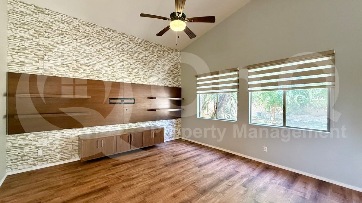 4250 E Augusta Ave - Photo 5 of 19